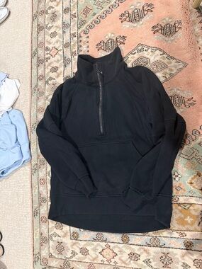 Lululemon black quarter zip pullover sweathshirt